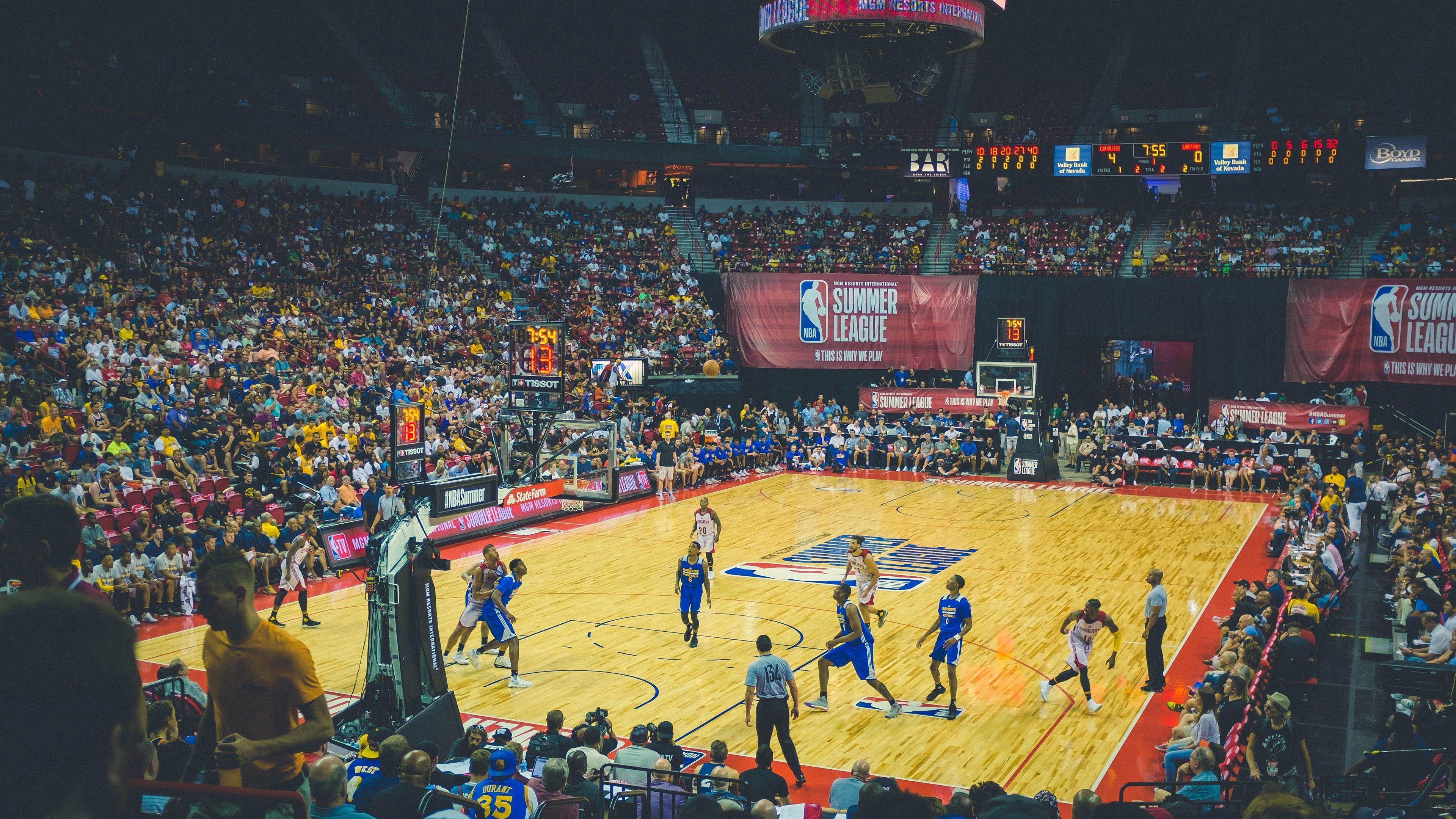 保级三分志在必得！皇家社会主场激战马德里竞技，进攻狂潮决定命运